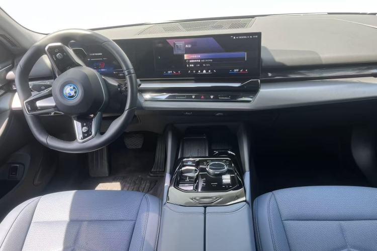 Used BMW i5 2024 eDrive 35L Luxury Model with M Sport Package Interior 1