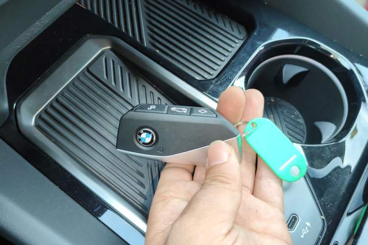 Used BMW i5 2024 eDrive 35L Luxury Package Interior 1