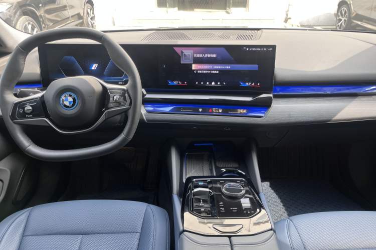 Used BMW i5 2024 eDrive 35L Prestige Luxury Package Interior 1