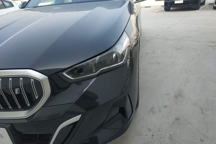 Used BMW i5 2024 eDrive 35L M Sport Package Left Front Headlight