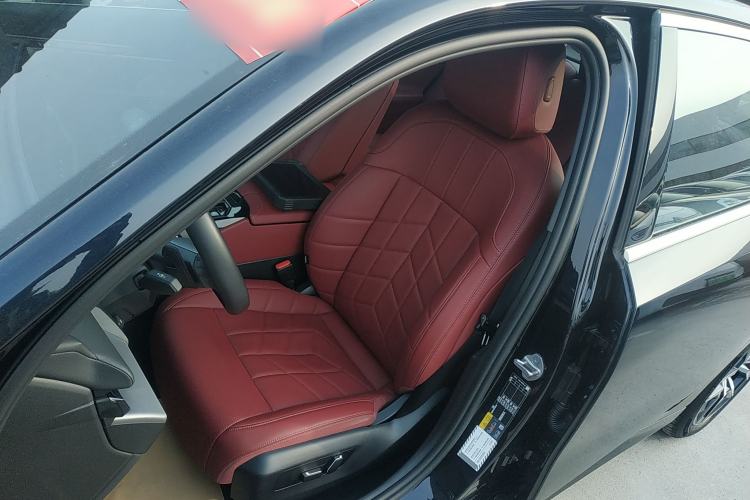 Used BMW i5 2024 eDrive 35L M Sport Package Left Front Seat