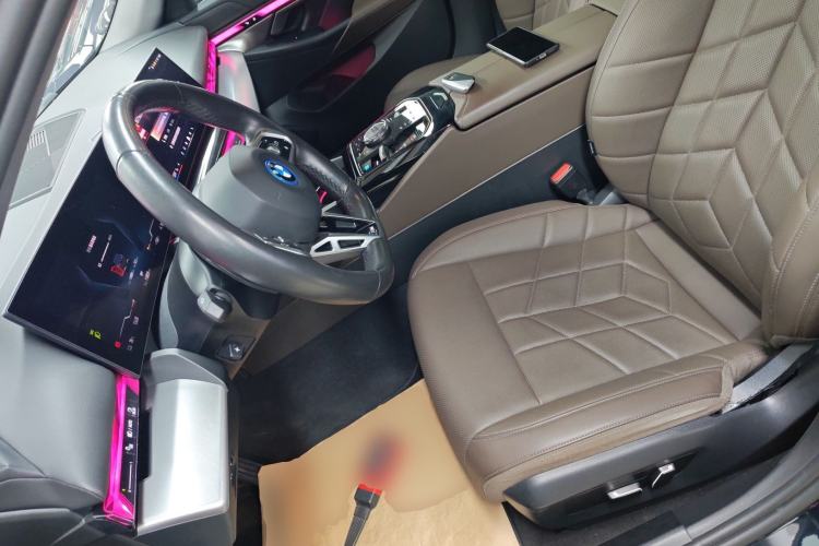 Used BMW i5 2024 eDrive 35L M Sport Package Left Front Seat
