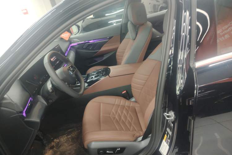 Used BMW i5 2024 eDrive 35L Prestige Luxury Package Left Front Seat
