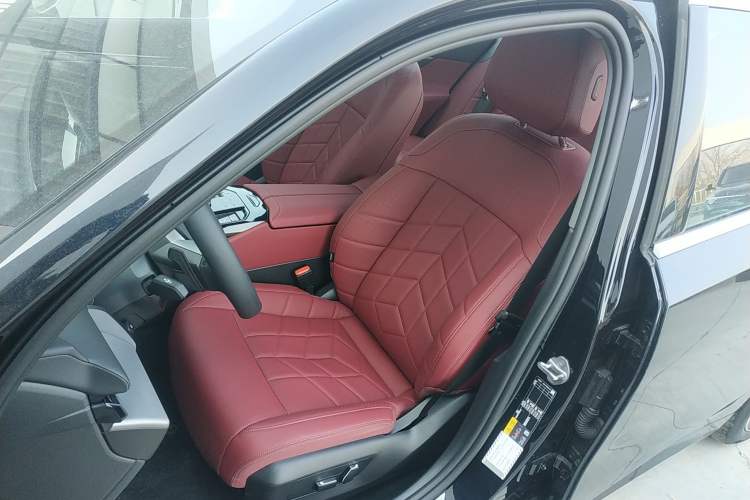 Used BMW i5 2024 eDrive 35L M Sport Package Left Front Seat