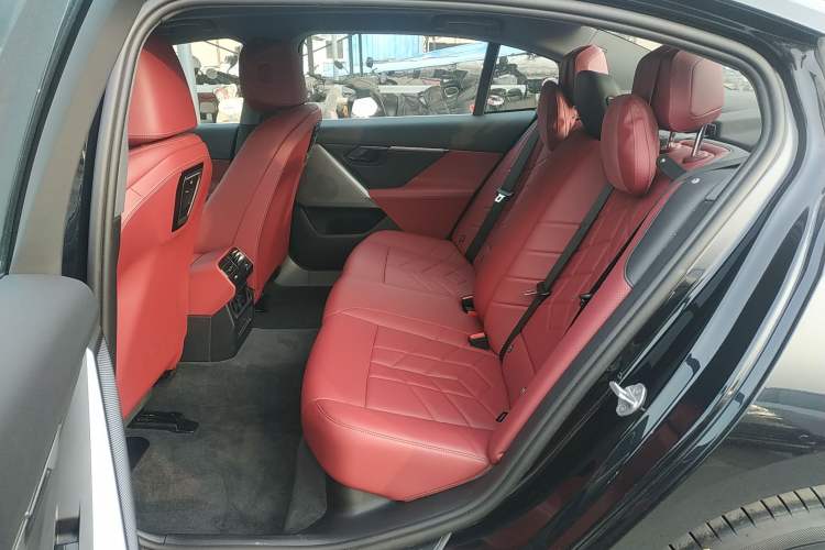Used BMW i5 2024 eDrive 35L M Sport Package Left Rear Seat