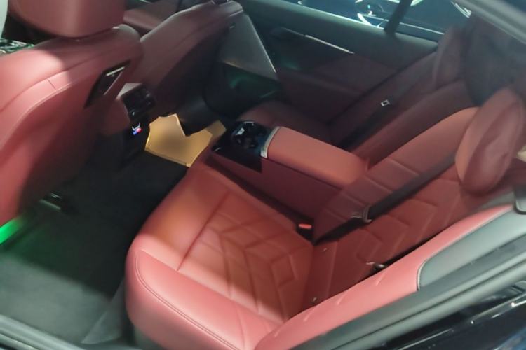 Used BMW i5 2024 eDrive 35L M Sport Package Left Rear Seat