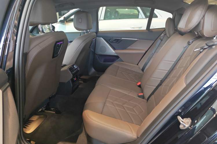Used BMW i5 2024 eDrive 35L Luxury Package Left Rear Seat