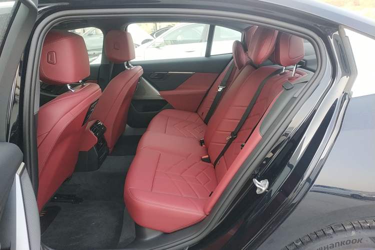 Used BMW i5 2024 eDrive 35L M Sport Package Left Rear Seat