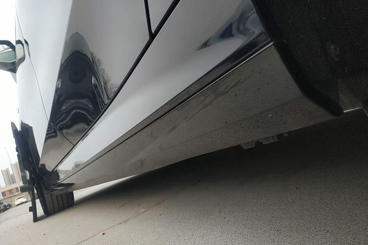 Used BMW i5 2024 eDrive 35L M Sport Package Left Side Sill