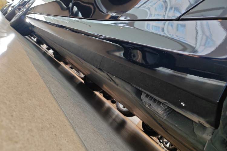 Used BMW i5 2024 eDrive 35L Luxury Package Left Side Sill