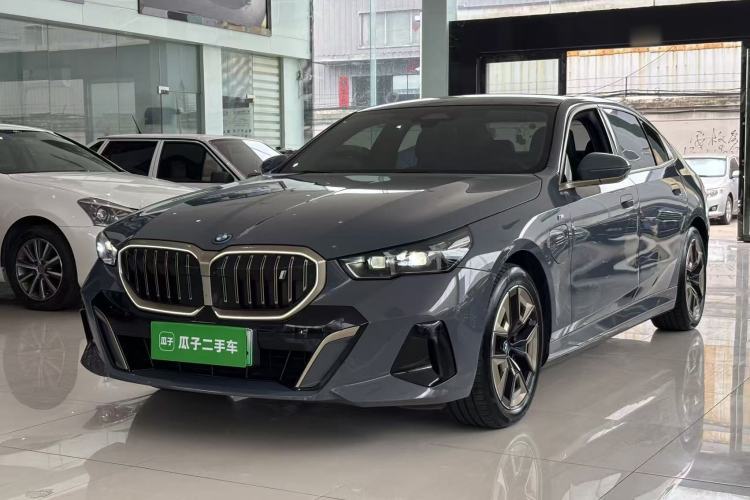 Used BMW i5 2024 eDrive 35L Luxury Model with M Sport Package Guazi used car, China used car export, Used car for sale, Used BMW cars, Cheapest cars for sale, Electric vehicle, New energy car