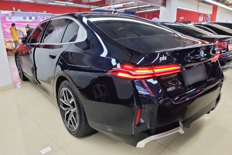 Used BMW i5 2024 eDrive 35L M Sport Package Rear Left 45 Deg