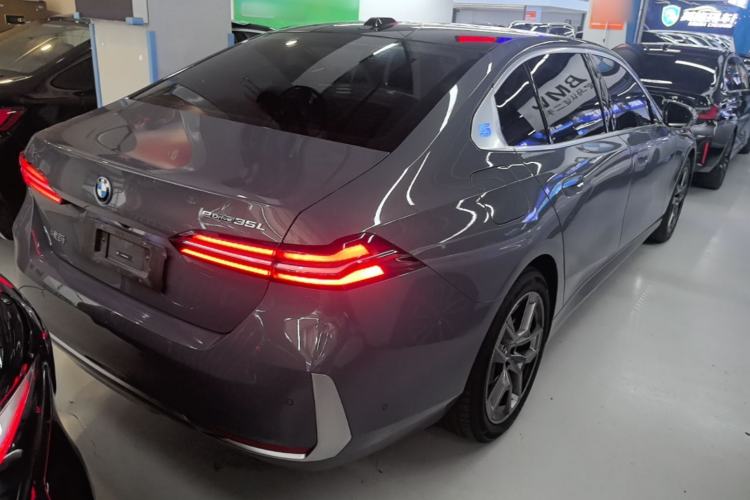 Used BMW i5 2024 eDrive 35L Prestige Luxury Package Rear Right 45 Deg