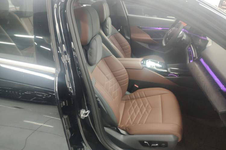 Used BMW i5 2024 eDrive 35L Prestige Luxury Package Right Front Seat