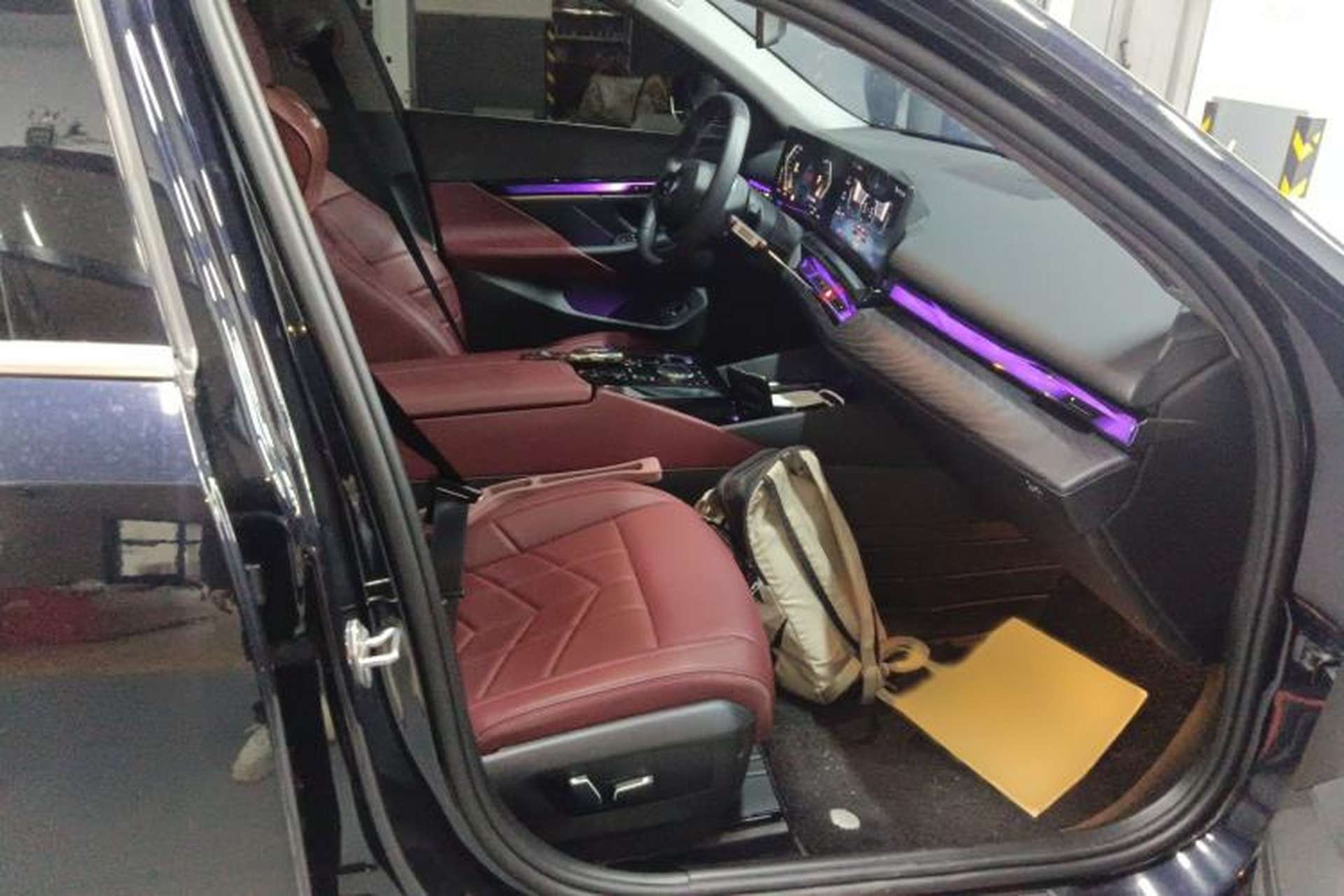 Used BMW i5 2024 eDrive 35L Luxury Package Right Front Seat