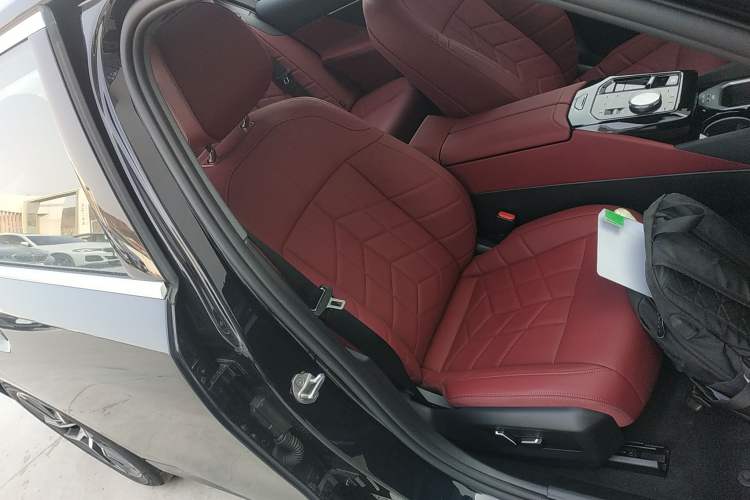 Used BMW i5 2024 eDrive 35L M Sport Package Right Front Seat
