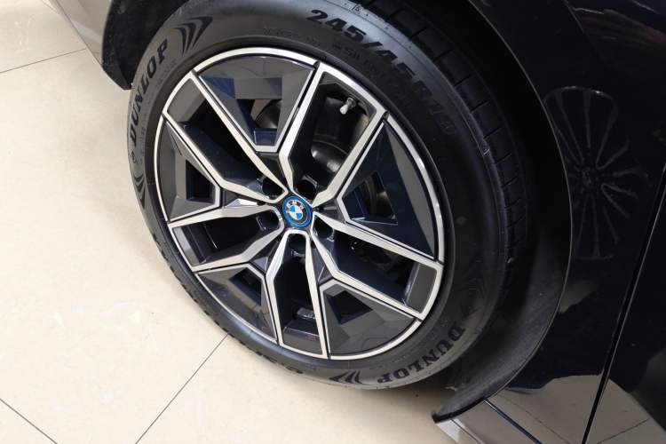 Used BMW i5 2024 eDrive 35L M Sport Package Right Rear Wheel Hub