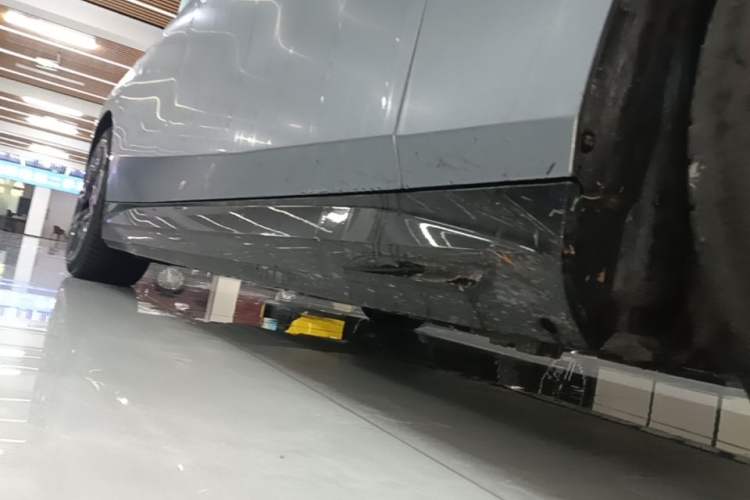 Used BMW i5 2024 xDrive M60 Right Side Sill