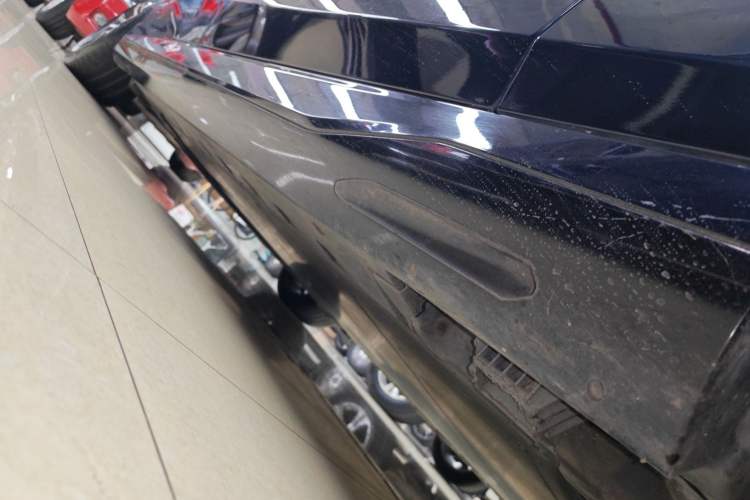 Used BMW i5 2024 eDrive 35L M Sport Package Right Side Sill