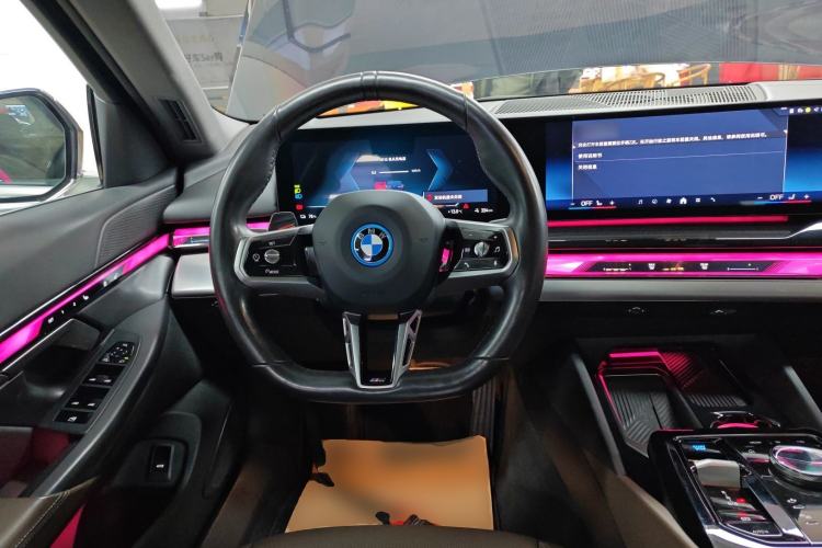 Used BMW i5 2024 eDrive 35L M Sport Package Steering Wheel