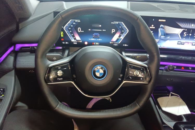 Used BMW i5 2024 eDrive 35L Luxury Package Steering Wheel