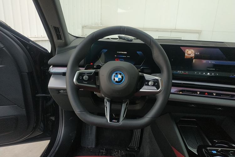 Used BMW i5 2024 eDrive 35L M Sport Package Steering Wheel