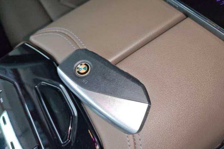 Used BMW i5 2024 eDrive 35L M Sport Package Vehicle Key