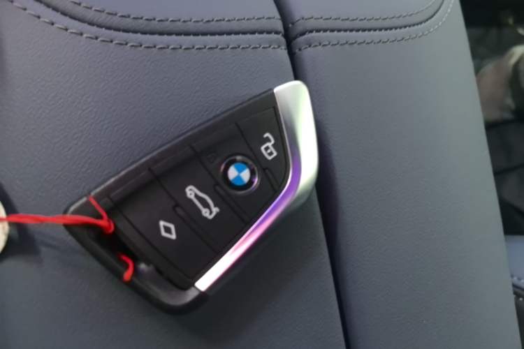 Used BMW i5 2024 eDrive 35L Prestige Luxury Package Vehicle Key