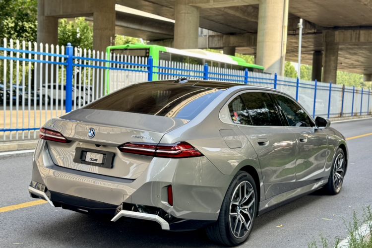 Used BMW i5 2024 eDrive 35L M Sport Package Exterior 6