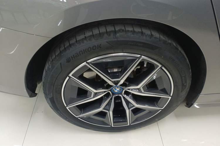 Used BMW i5 2024 eDrive 35L M Sport Package Exterior 8