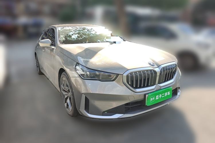 Used BMW i5 2024 eDrive 35L Prestige Luxury Package Front Right 45 Deg