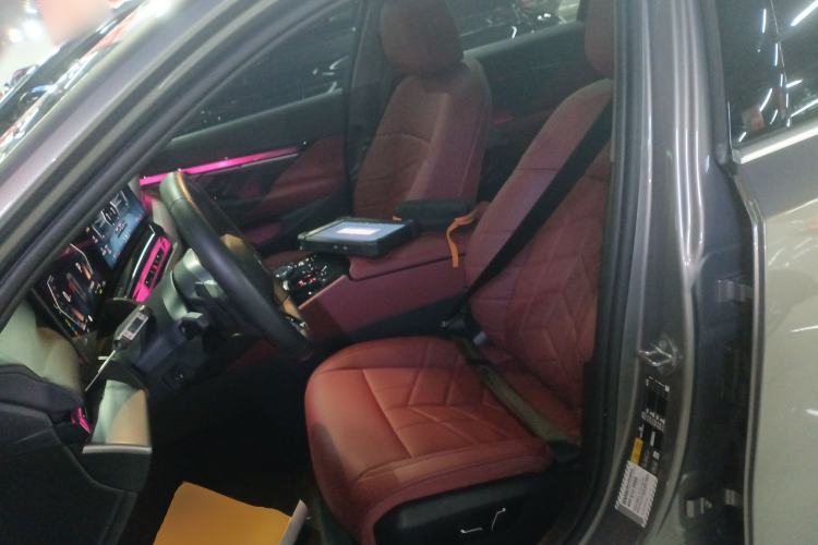 Used BMW i5 2024 eDrive 35L M Sport Package Left Front Seat