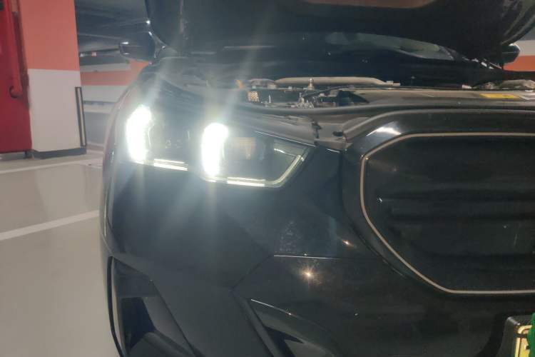Used BMW i5 2024 eDrive 35L M Sport Package Right Front Headlight