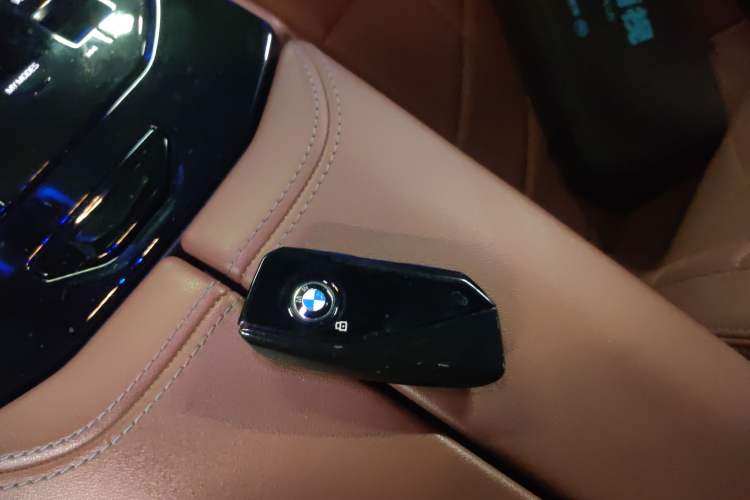Used BMW i5 2024 eDrive 35L M Sport Package Vehicle Key