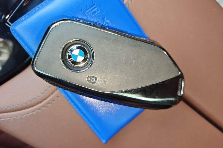 Used BMW i5 2024 eDrive 35L Prestige Luxury Package Vehicle Key