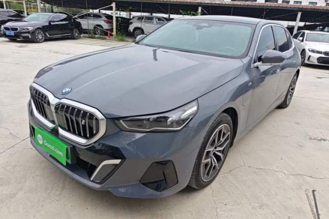 BMW i5 2024 eDrive 35L Luxury Model with M Sport Package usado