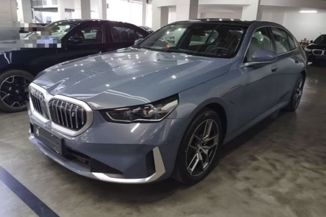 Używany BMW i5 2024 eDrive 35L Prestige Luxury Package