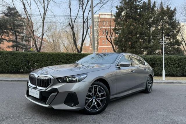 Used BMW i5 2024 eDrive 35L Luxury Model with M Sport Package
