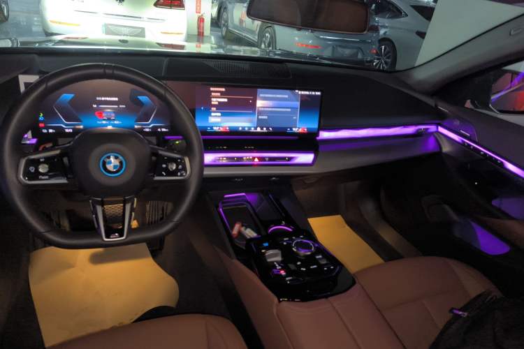 Used BMW i5 2024 eDrive 35L Luxury Model with M Sport Package Audio And AC Panel
