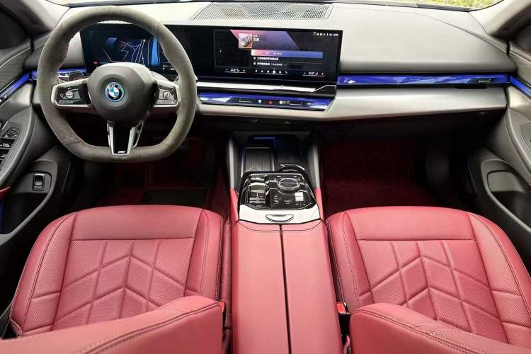 Used BMW i5 2024 eDrive 35L M Sport Package Center Console