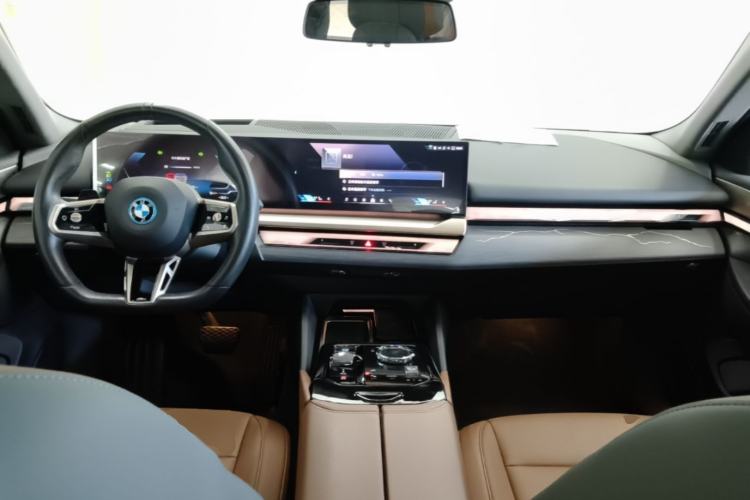 Used BMW i5 2024 eDrive 35L Luxury Model with M Sport Package Center Console