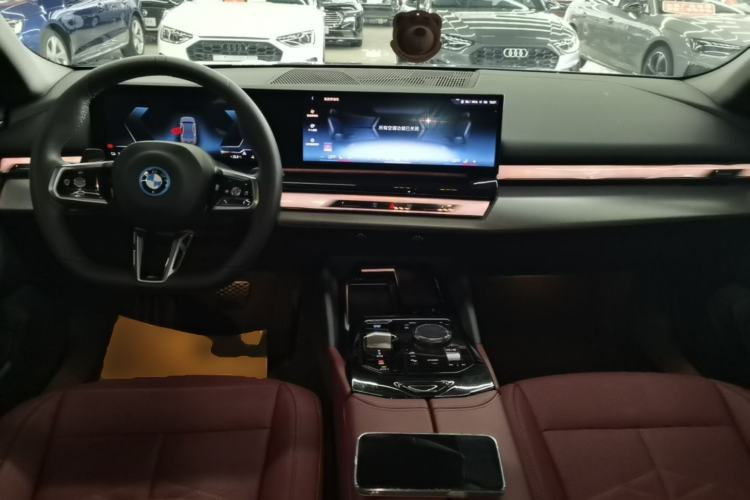 Used BMW i5 2024 eDrive 35L Luxury Model with M Sport Package Center Console