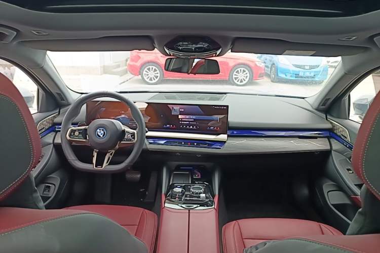 Used BMW i5 2024 eDrive 35L Luxury Model with M Sport Package Center Console