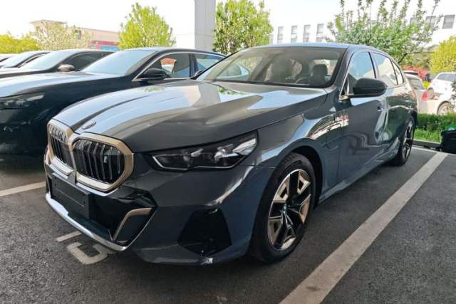 Used BMW i5 2024 eDrive 35L Luxury Model with M Sport Package