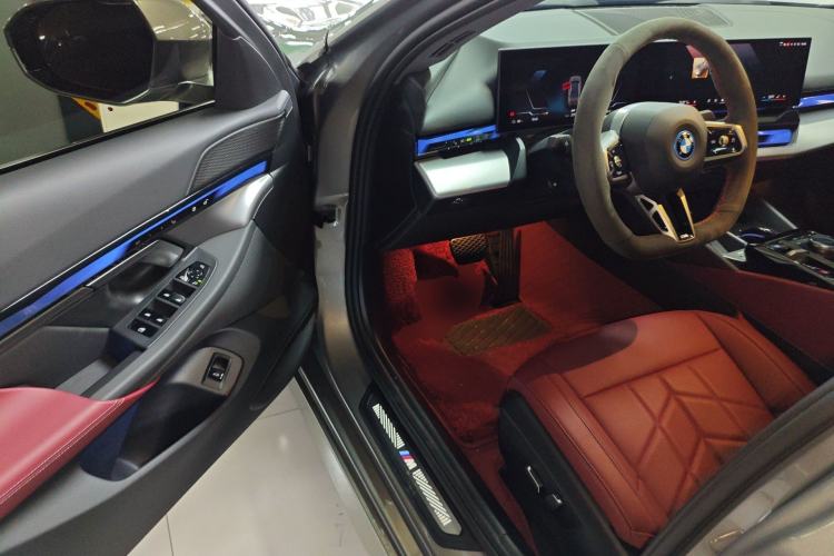Used BMW i5 2024 eDrive 35L M Sport Package Driver Seat
