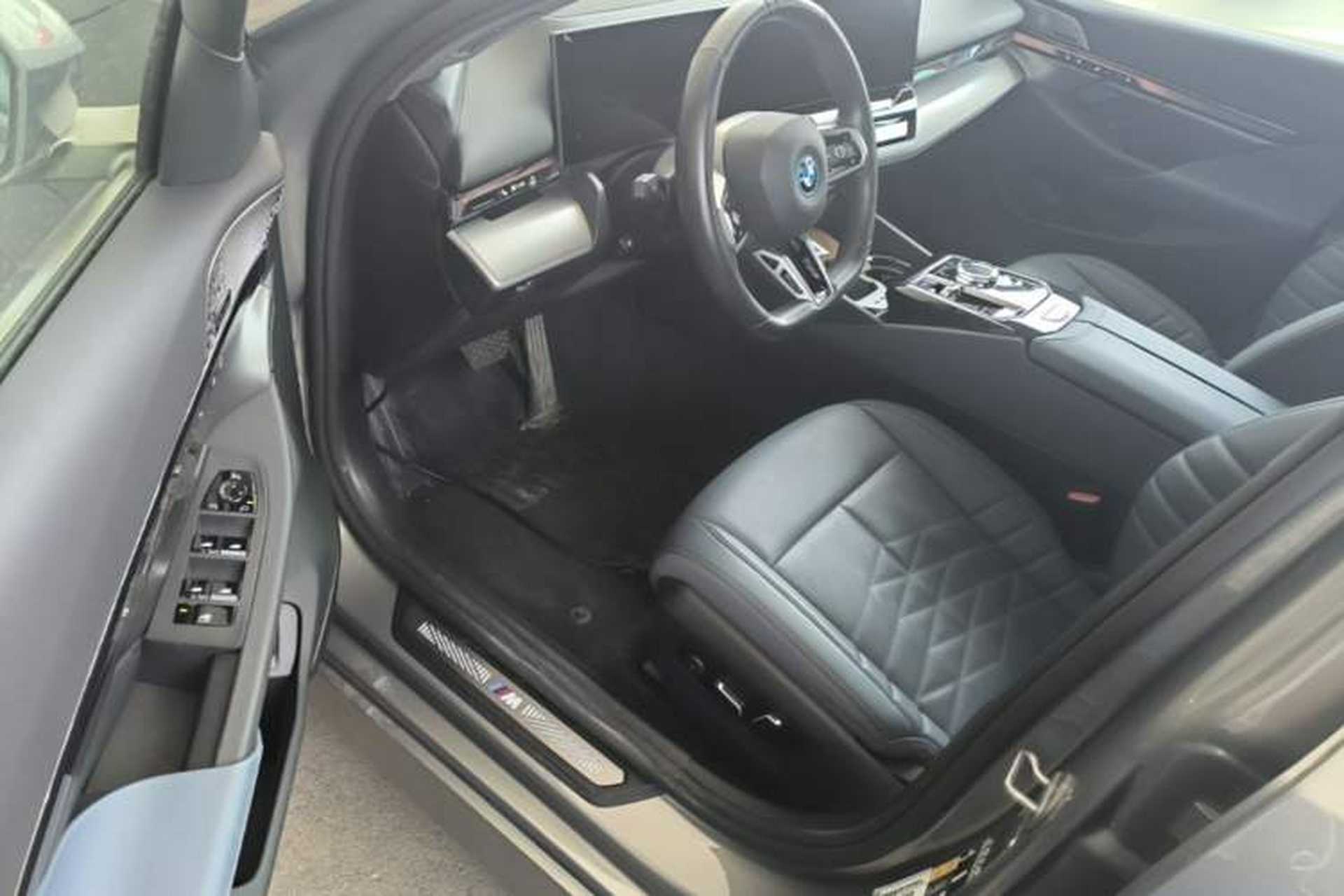 Used BMW i5 2024 eDrive 35L M Sport Package Driver Seat