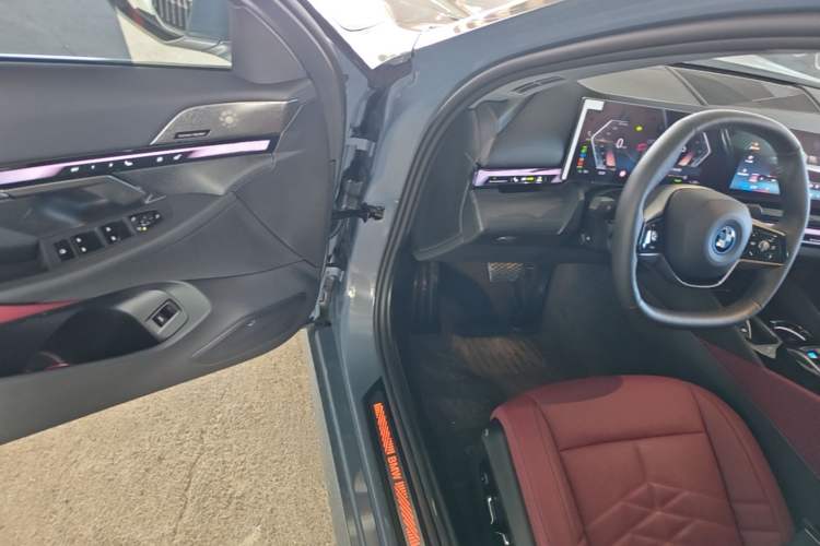 Used BMW i5 2024 eDrive 35L Luxury Package Driver Seat