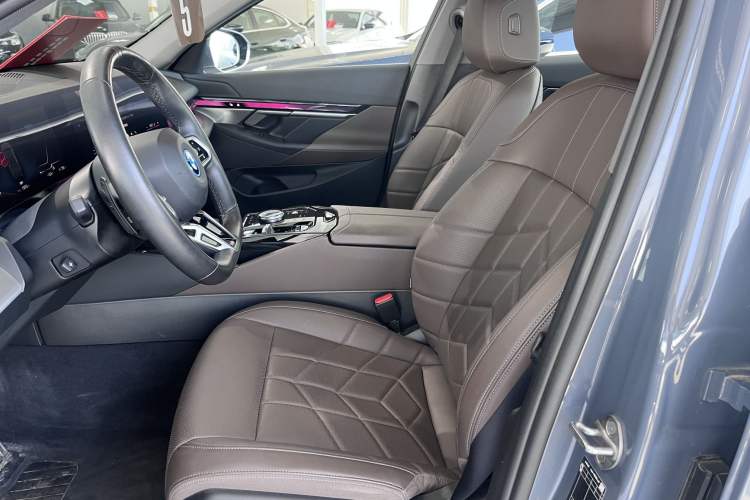 Used BMW i5 2024 eDrive 35L M Sport Package Driver Seat