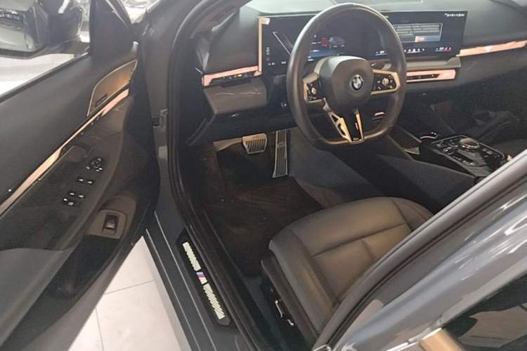 Used BMW i5 2024 eDrive 35L Luxury Model with M Sport Package Driver Seat