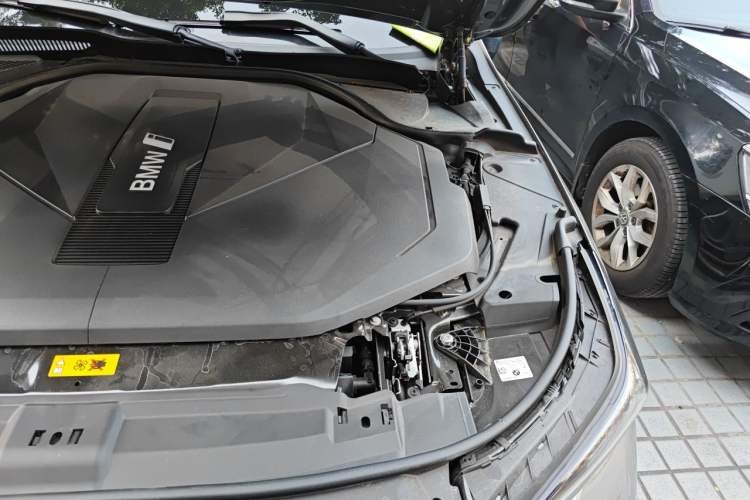Used BMW i5 2024 eDrive 35L Luxury Model with M Sport Package Engine Bay Left